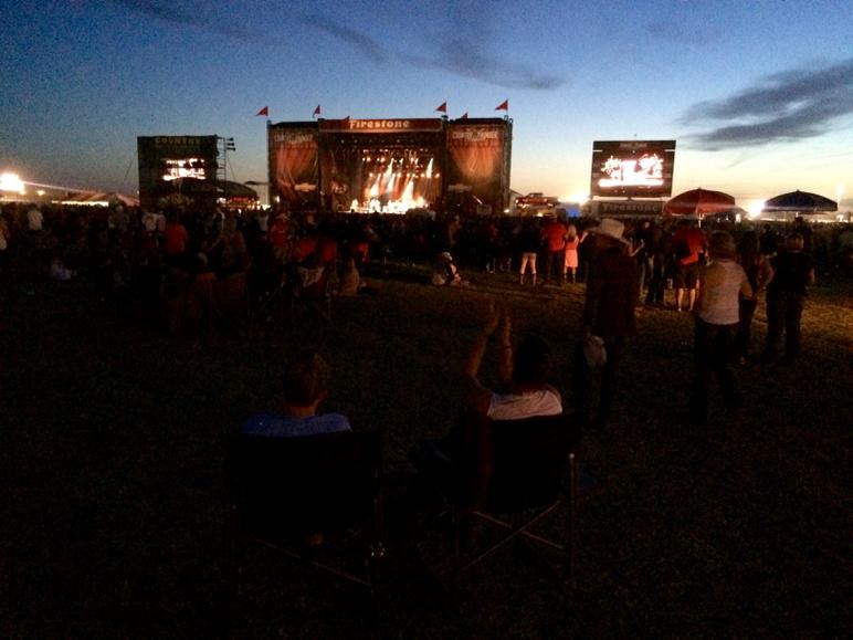 Country Thunder draws thousands of music fans to Florence