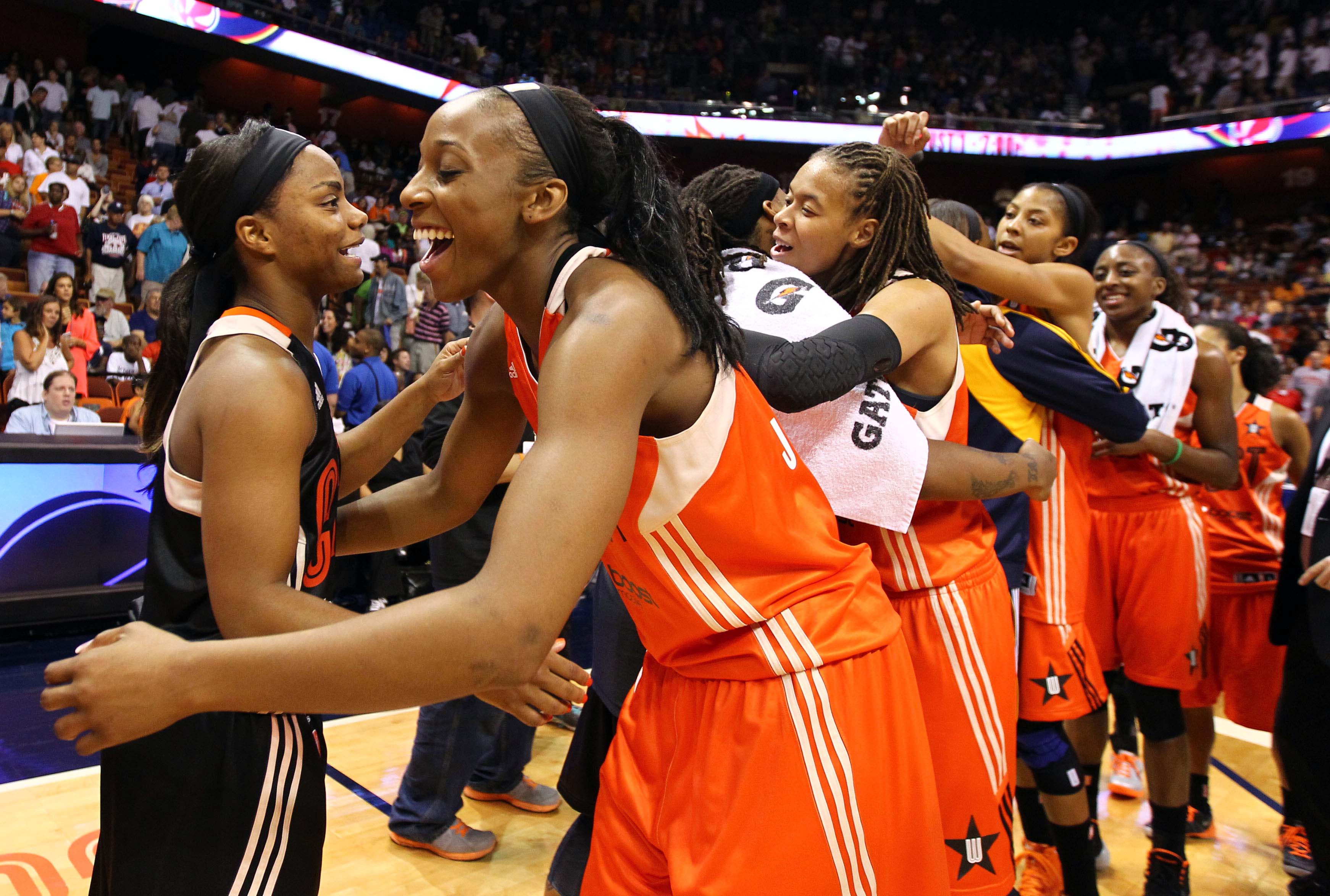 Brittney Griner, Glory Johnson Face Domestic Charges - jrtl32c