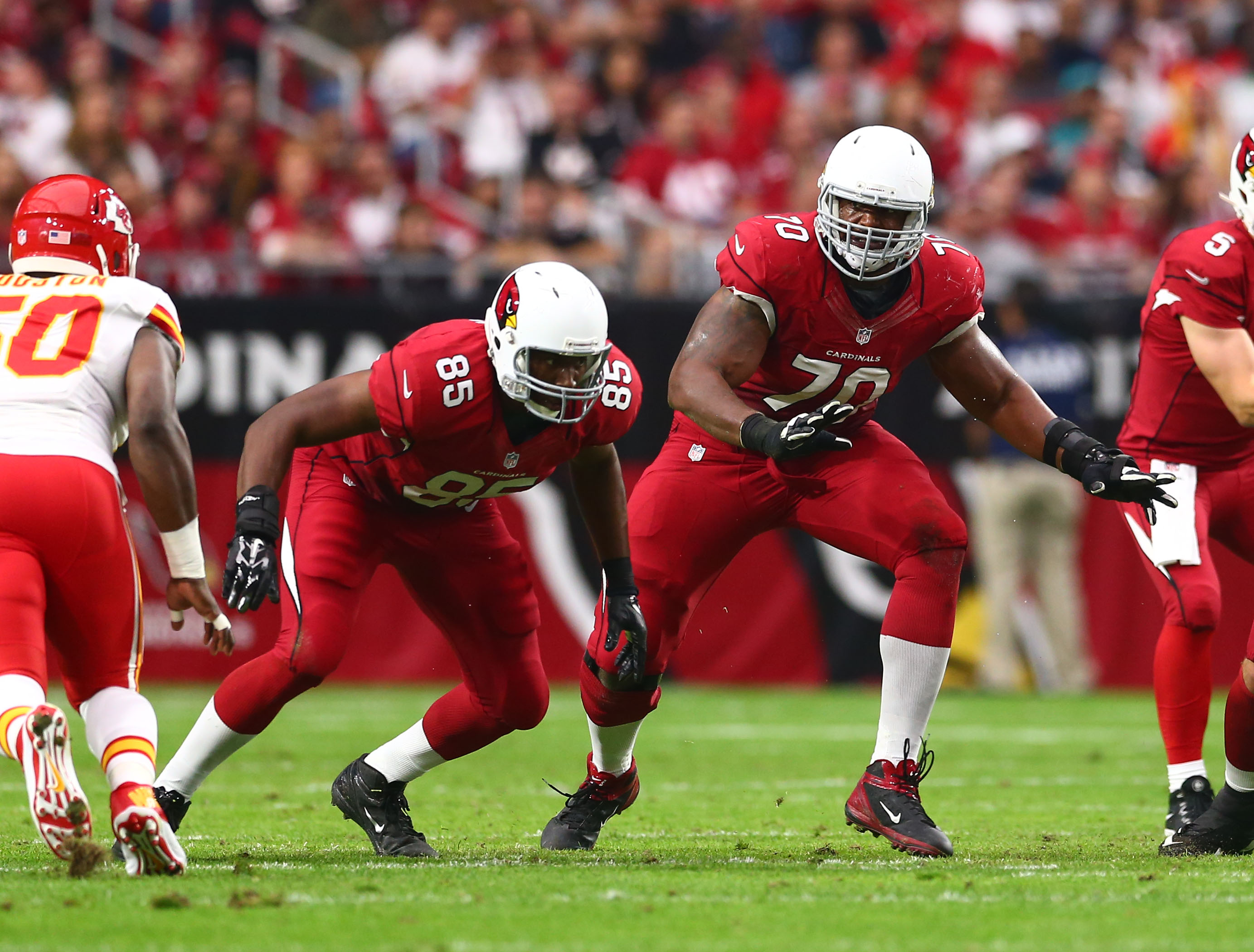 Cardinals waive tackle Rob Crisp, reach 75-man roster