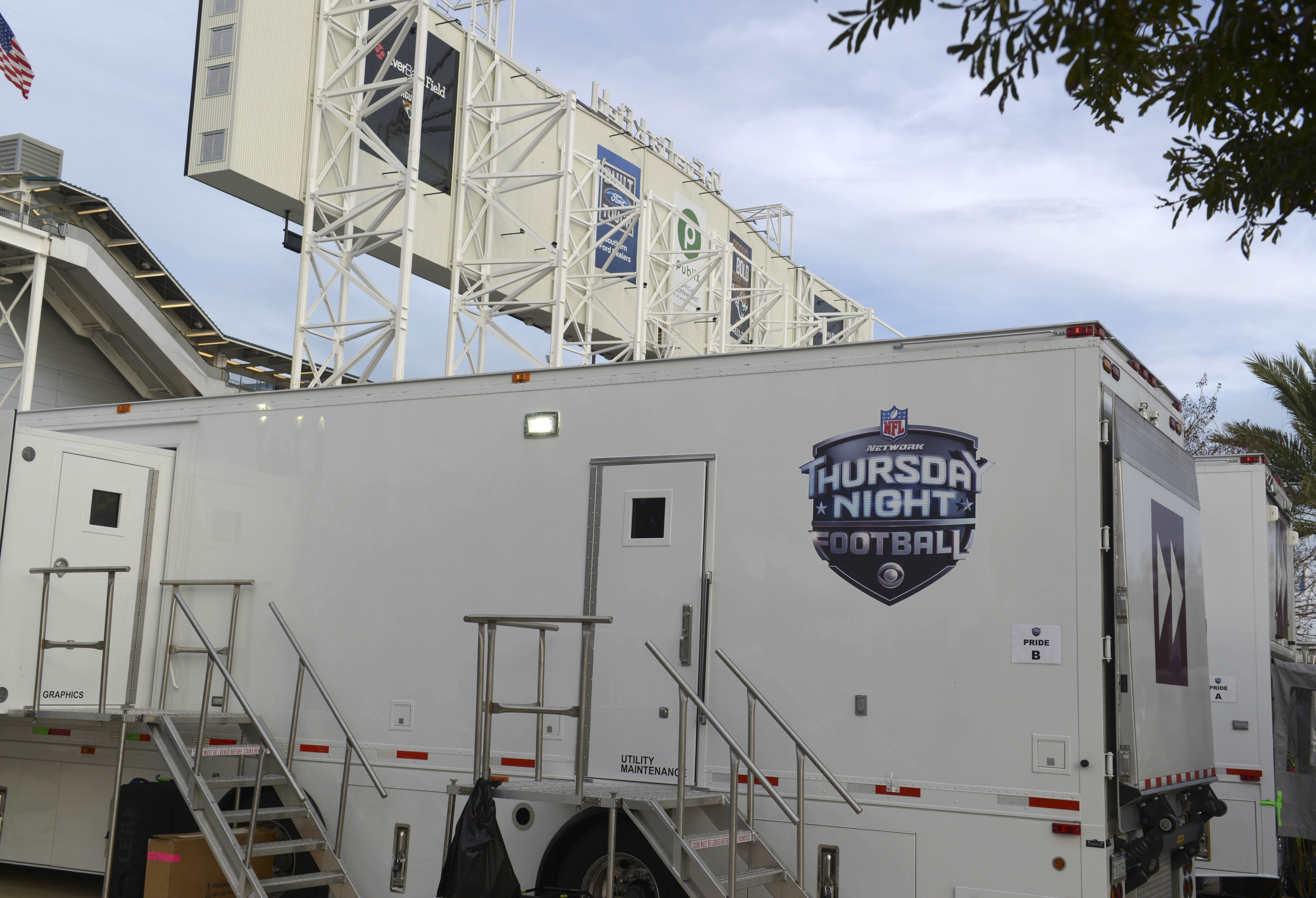 NFL, CBS partner on 'Thursday Night Football' in 2014