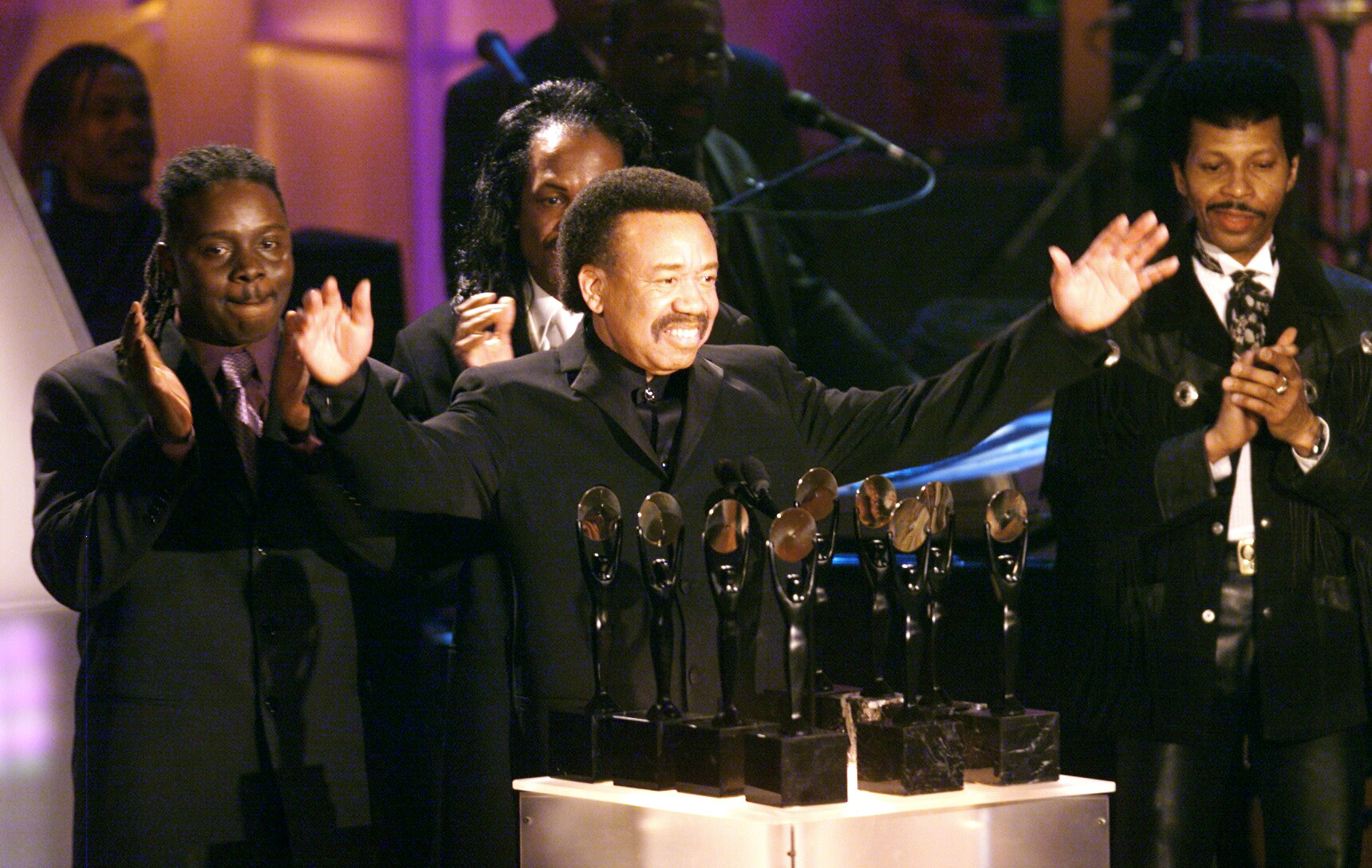 Earth, Wind & Fire founder Maurice White dead at 74