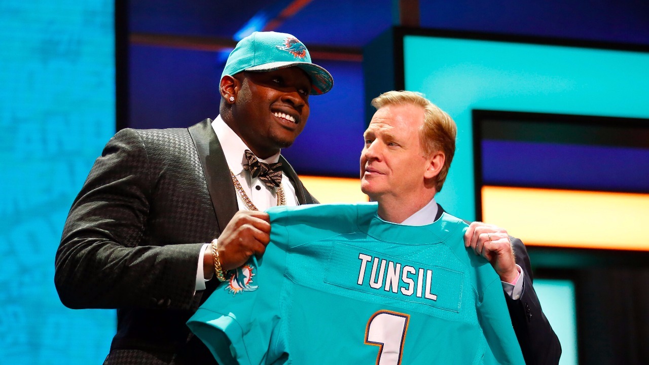 Laremy Tunsil slides after bong video surfaces, OL says he took