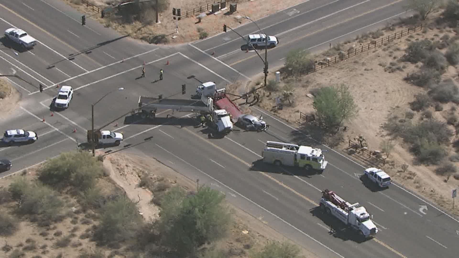 Crash closes intersection of Scottsdale Rd & Dynamite Blvd