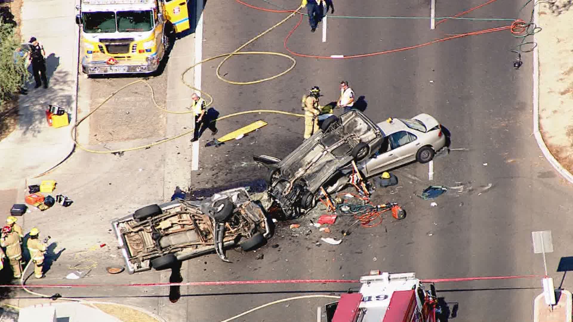 3 injured in Glendale crash near 59th, Peoria avenues