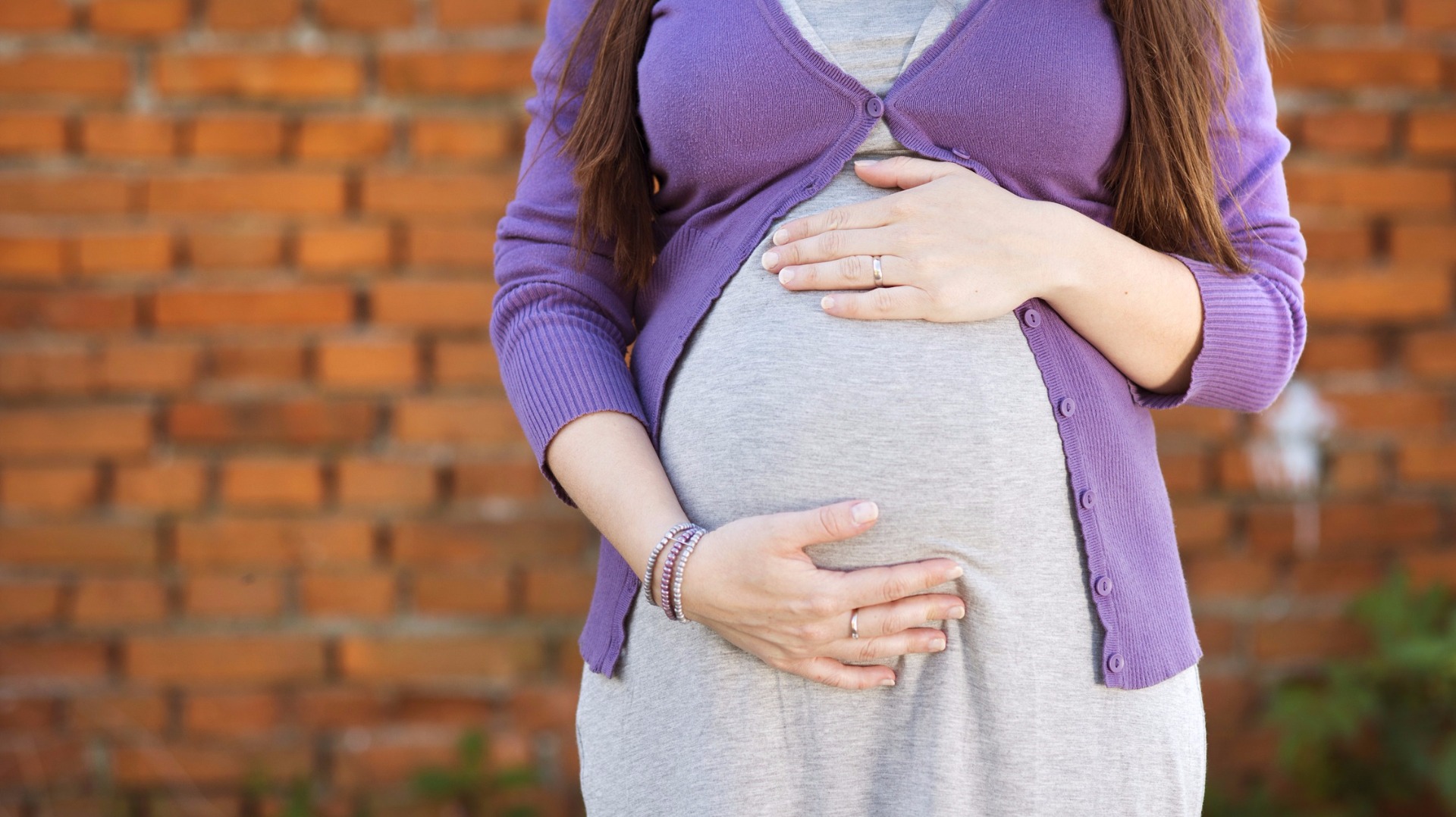 pregnant-in-your-40s-it-comes-with-risks-12news