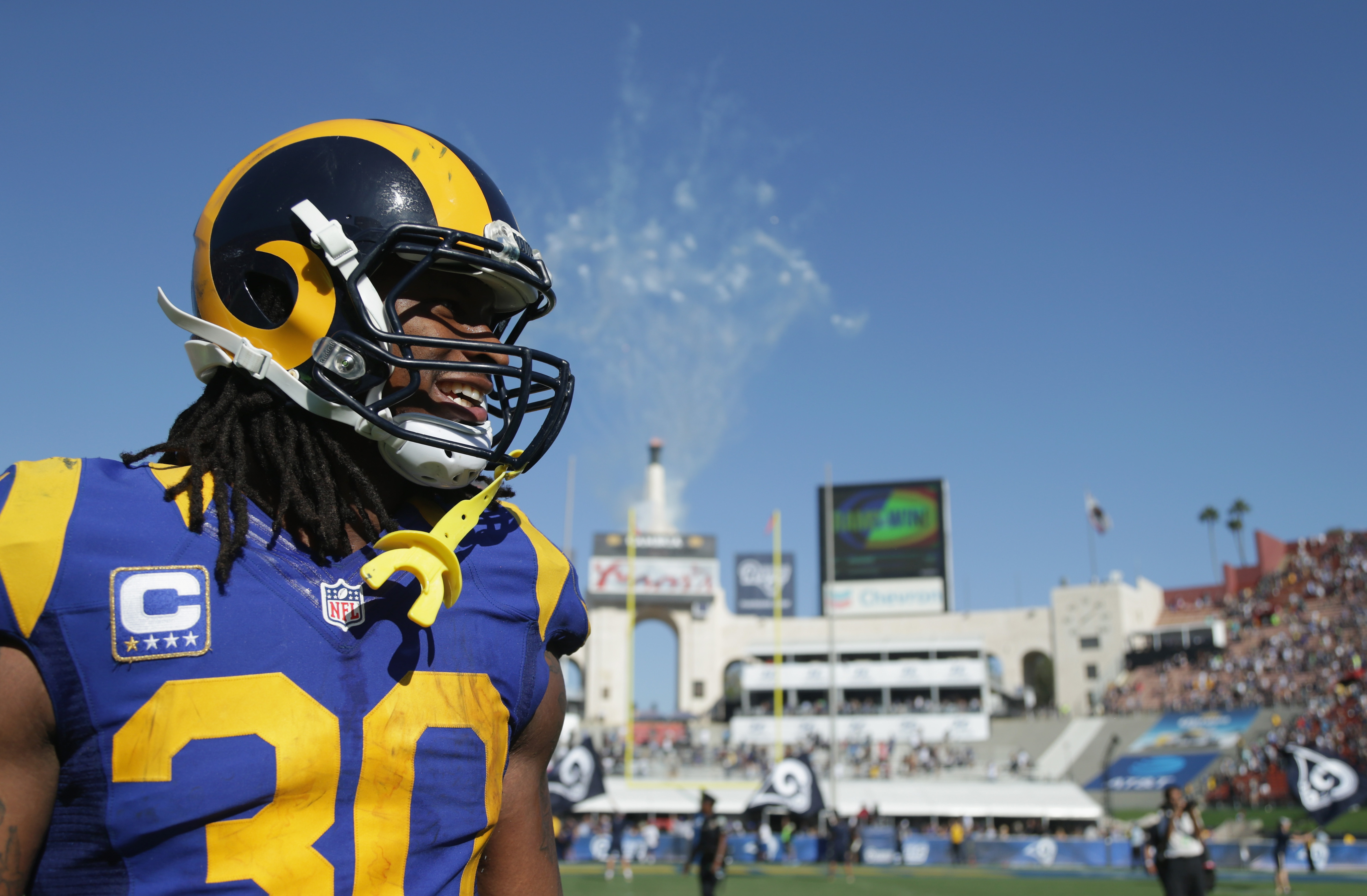 More than 160 treated for mostly heat-related issues at L.A. Rams game - Los  Angeles Times