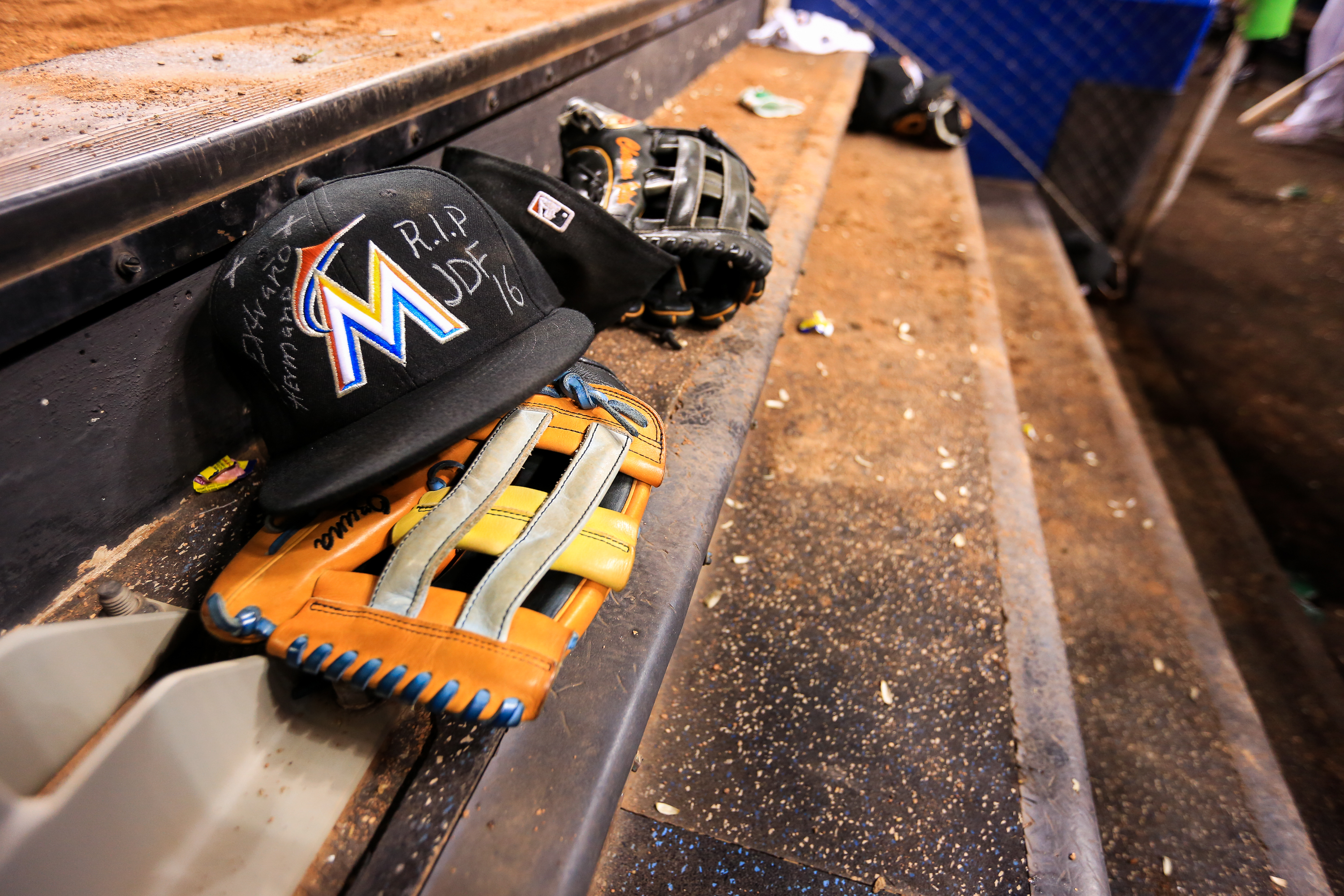 Bodies of Jose Fernandez, friends had strong odor of alcohol after boat  crash - CBS News