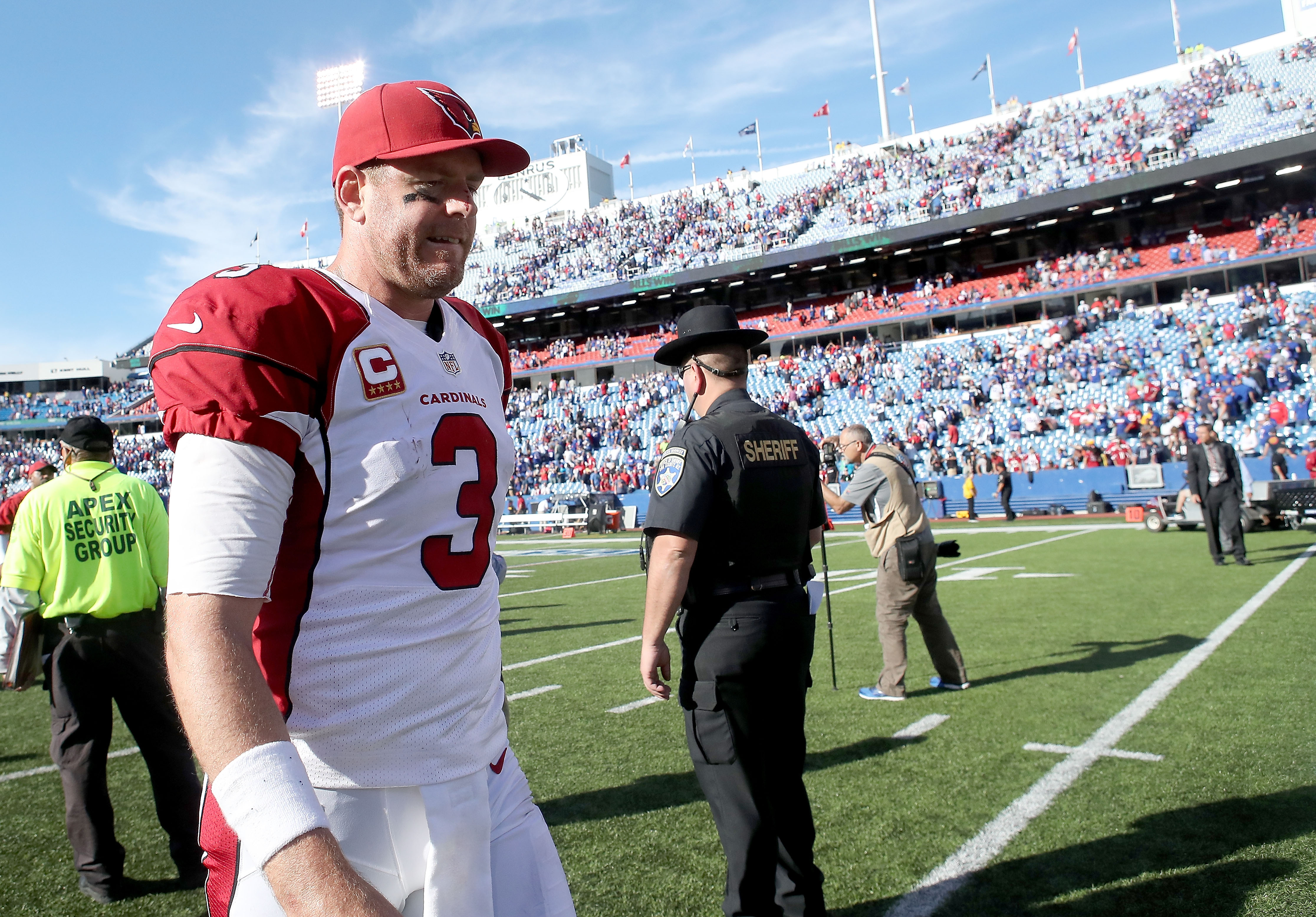 Carson Palmer is the latest to lose bet, dresses like a clown