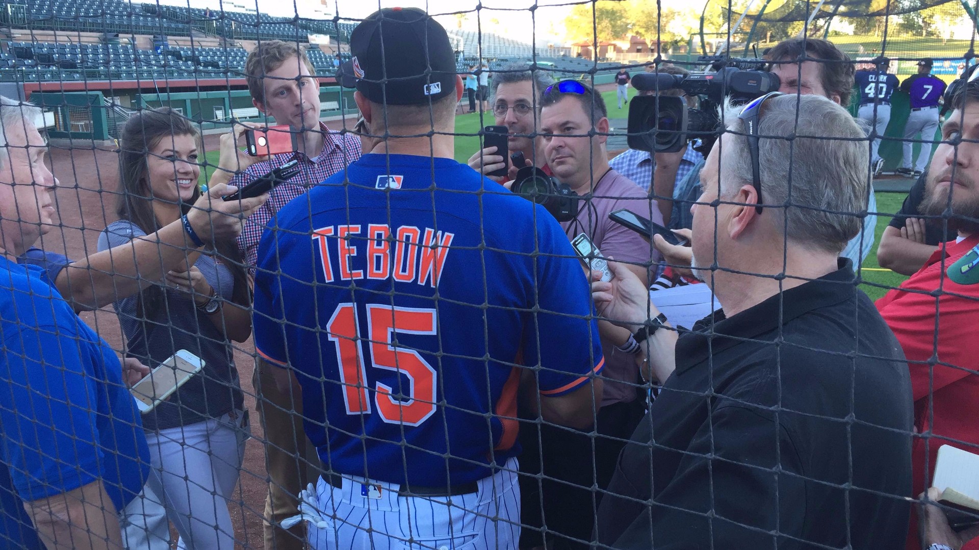 Same number, new sport: Tebow at Mets camp