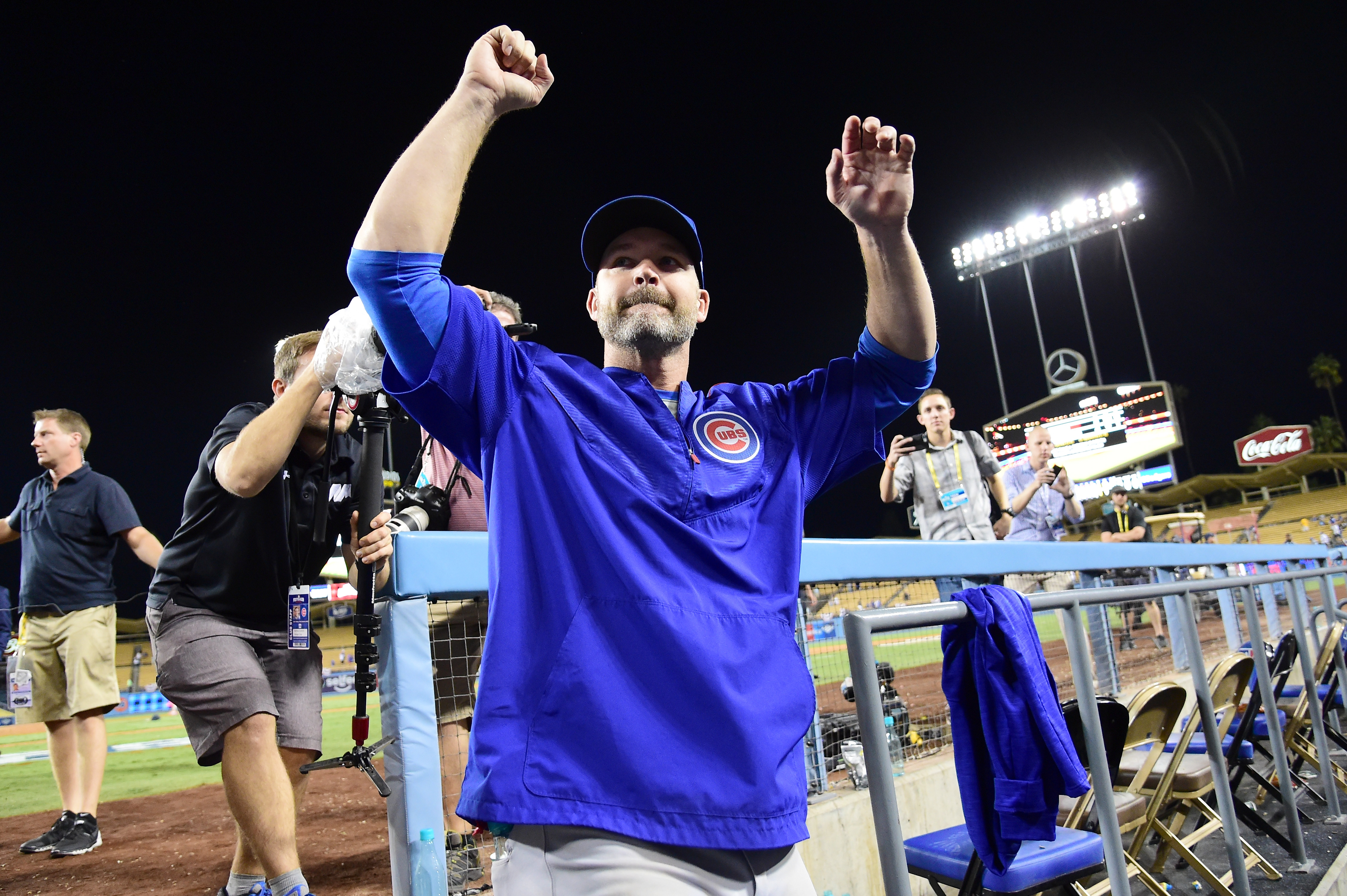 Steve Bartman: Chicago Cubs give World Series ring to longtime fan 