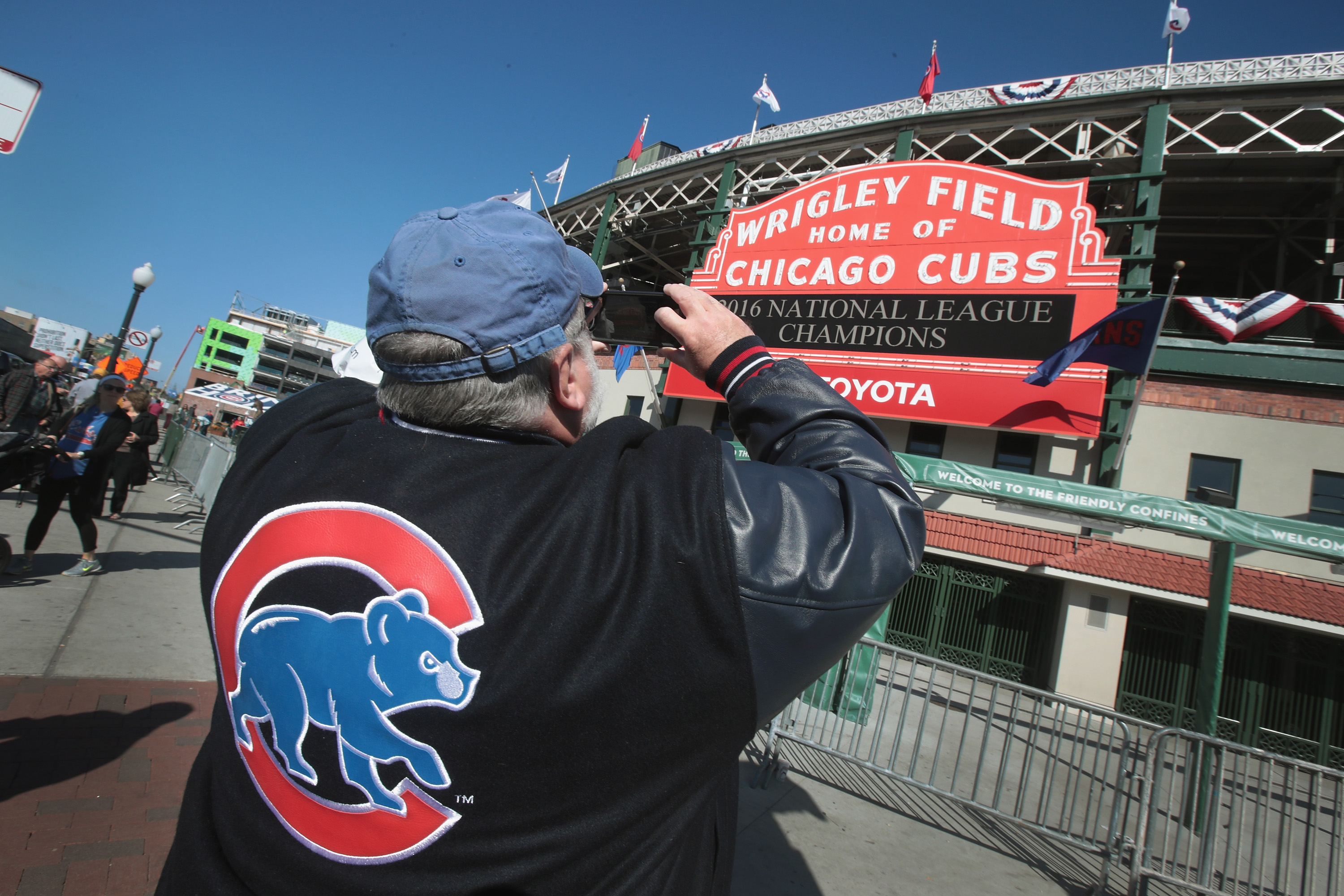 Chicago Cubs: World Series Hats Expected to Sell Out