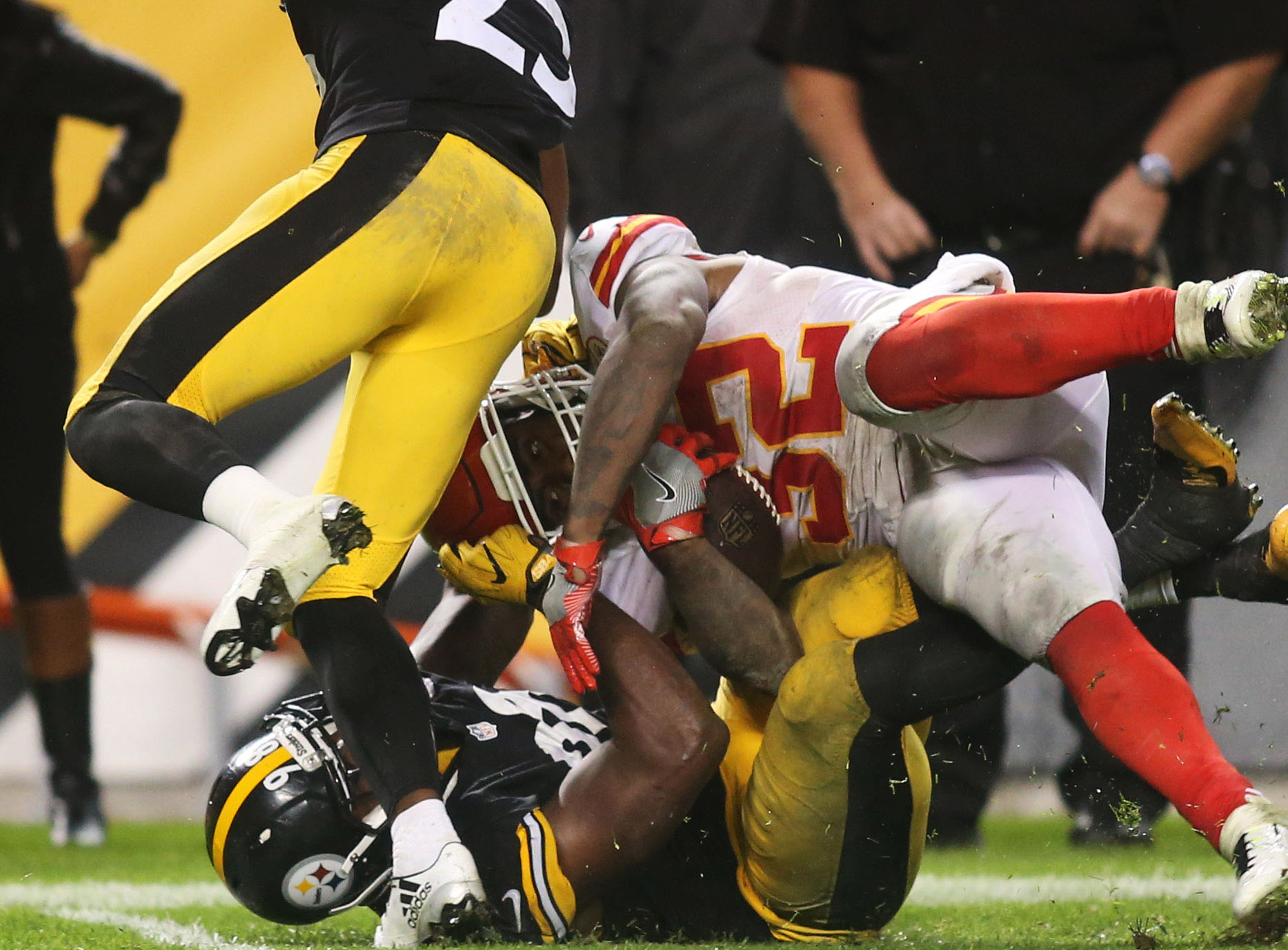 Chiefs-Steelers Sunday Game Moved to Primetime on NBC Due to Storm