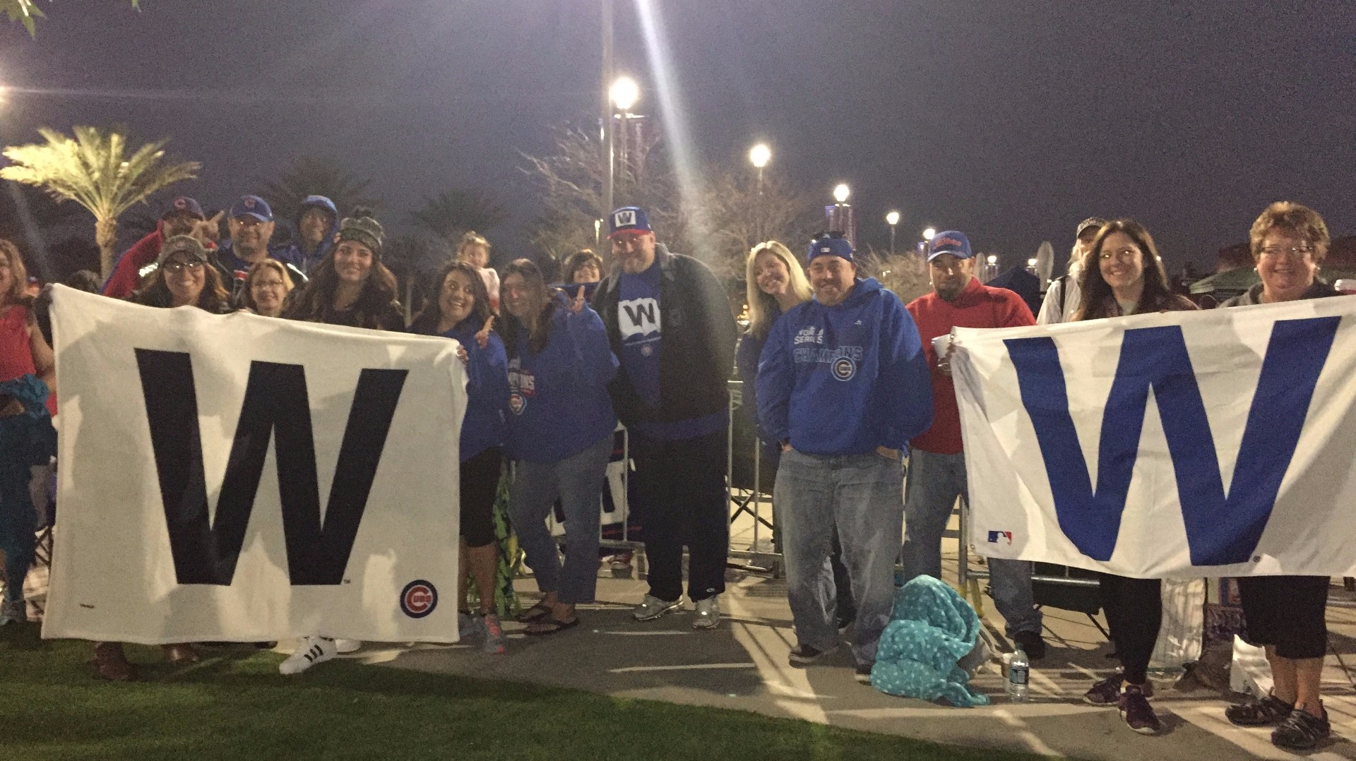 Cubs plan Mesa celebration, viewing of World Series trophy