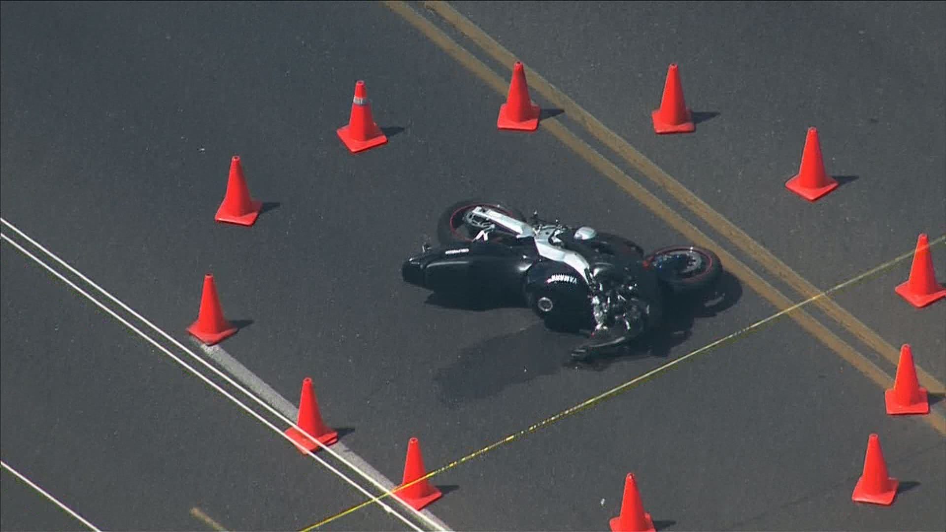 Fatal motorcycle crash closes Glendale Ave | 12news.com