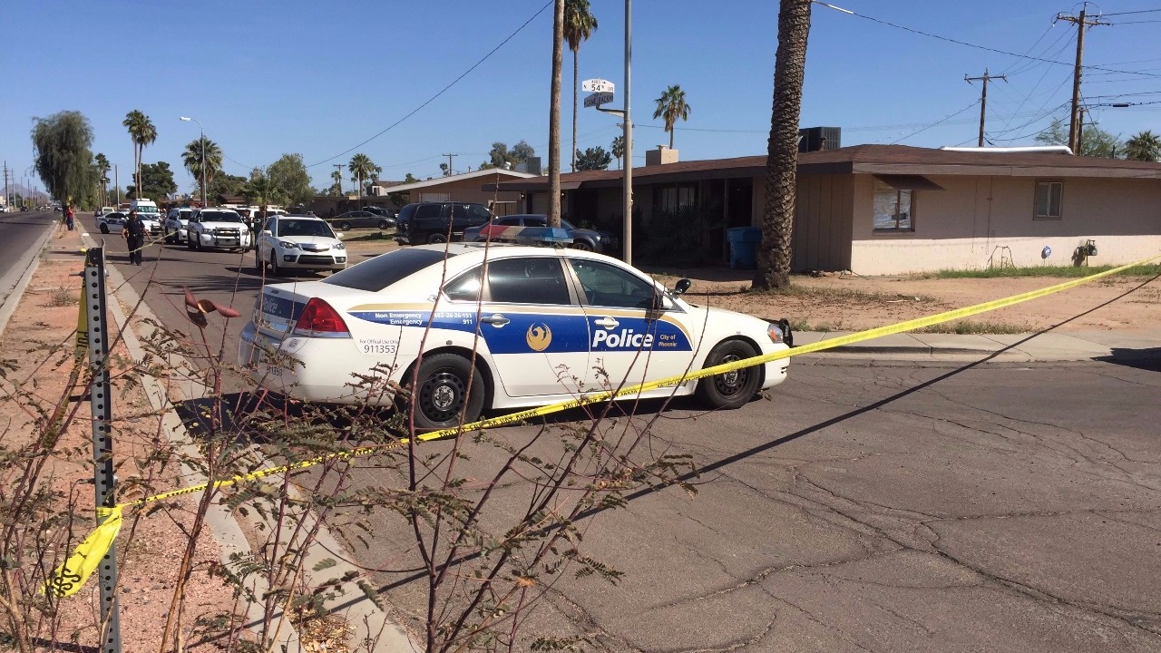 12news.com | Police: Man, wife dead in West Phoenix murder-suicide