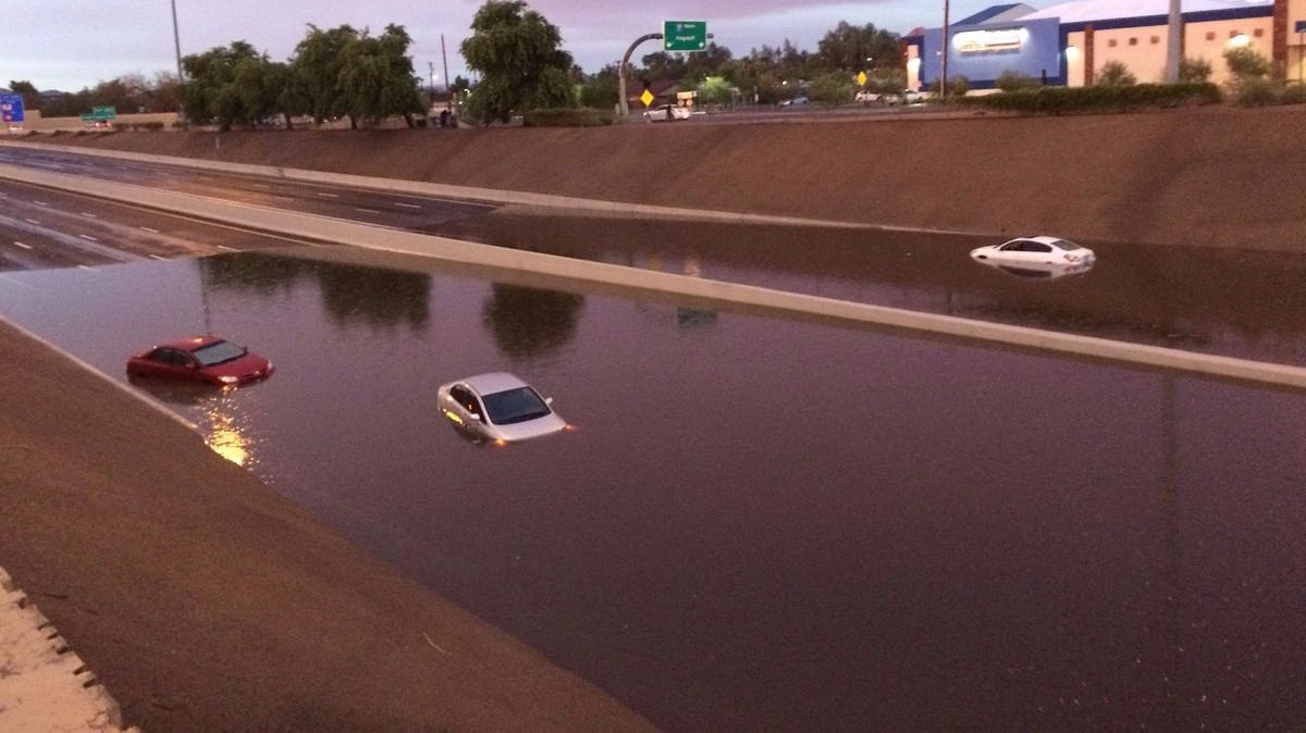 12news.com | Rain, flooding hit Phoenix area Tuesday